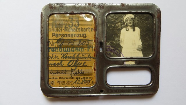 Monatskarte der Bahn aus dem Jahr 1933 für die Schülerin Gertrud Behle 